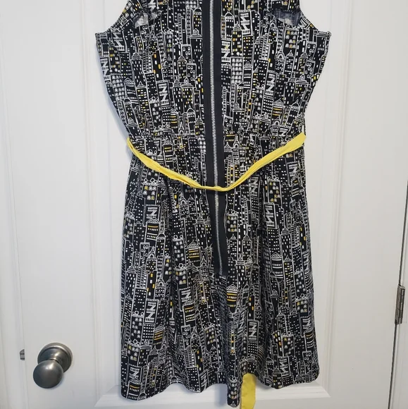 Retrolicious New York City Dress - Picture 4 of 5